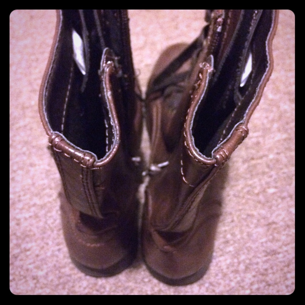 Sold - Picture 3 of 4